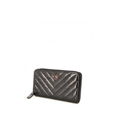 Portefeuille Chanel   en cuir verni matelassé