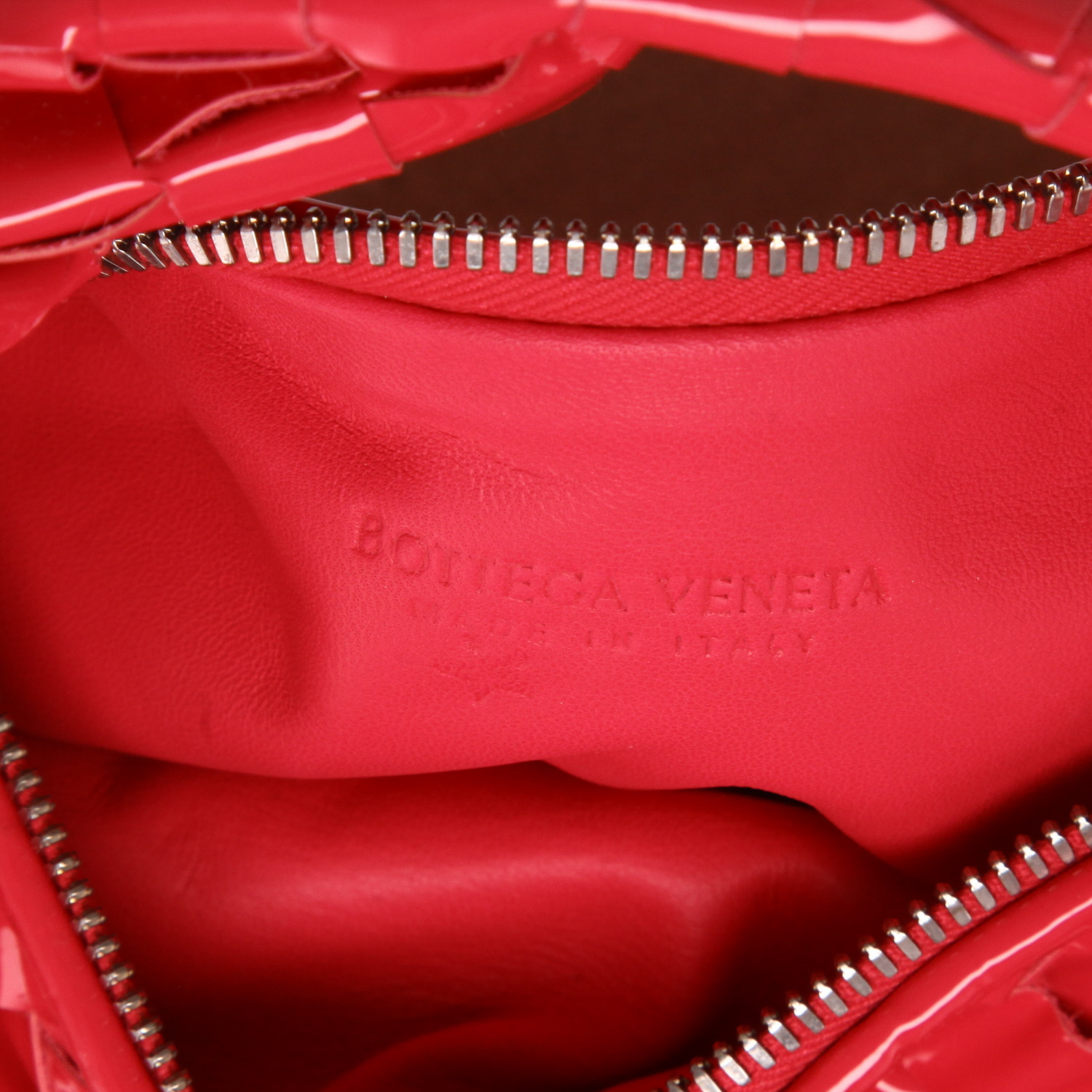 Borsa Bottega Veneta  Jodie in pelle verniciata intrecciata rosa - Detail D2