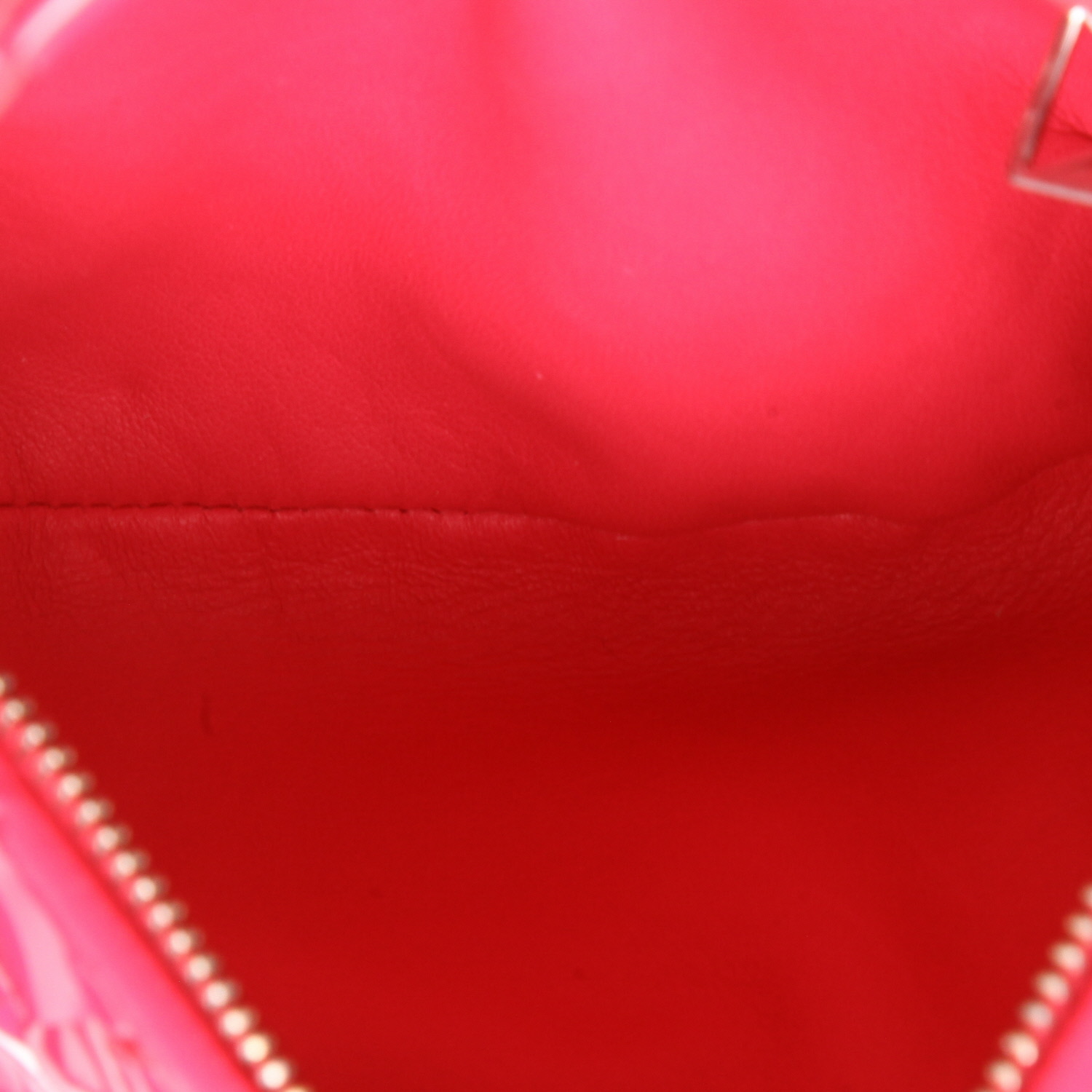 Sac à main Bottega Veneta  Jodie en cuir verni tressé rose - Detail D3