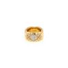 Sortija Chanel Coco Crush modelo grande de oro amarillo y diamantes - 360 thumbnail