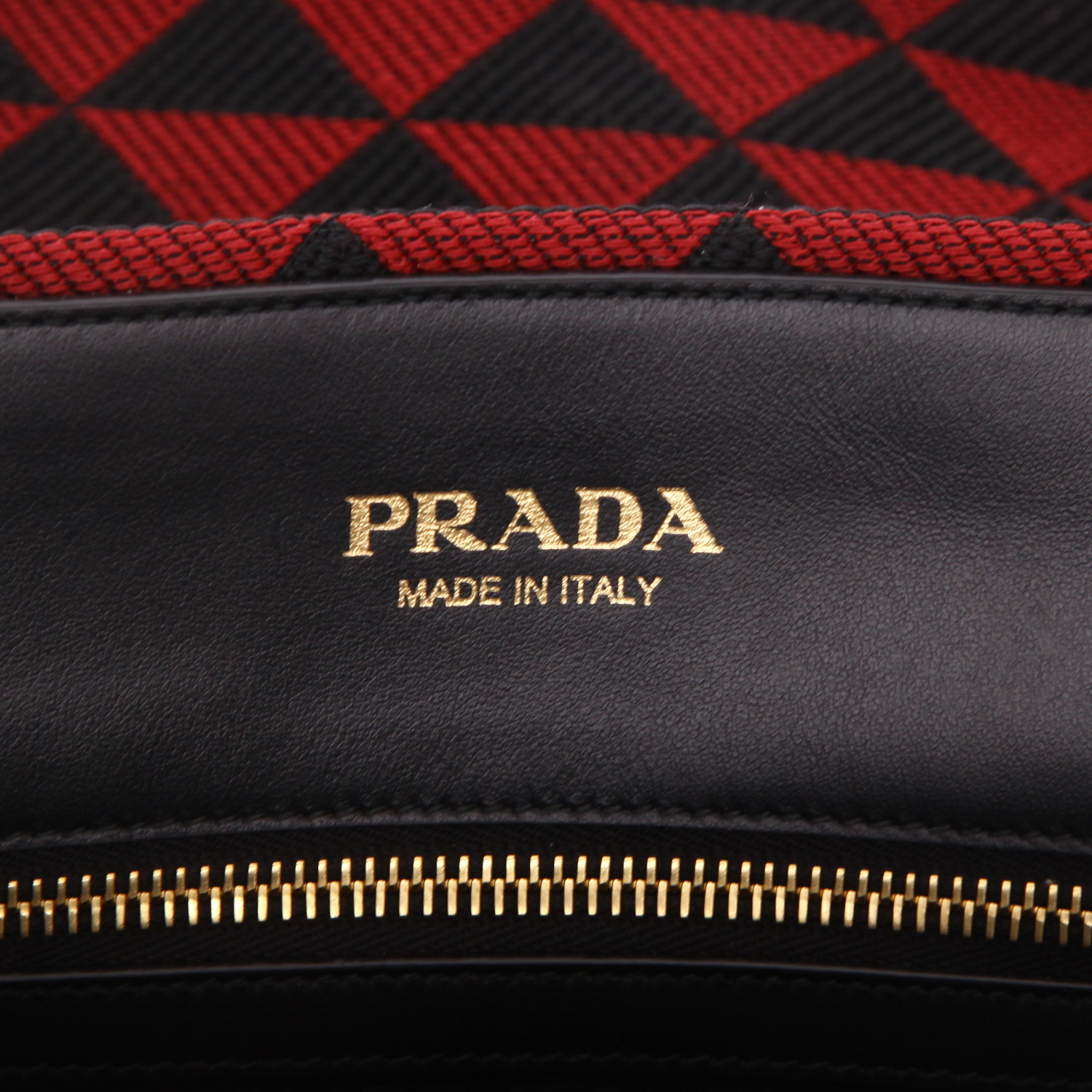 Prada  Symbole shopping bag  in red and black canvas - Detail D2