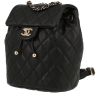 Mochila Chanel   en cuero granulado acolchado negro - 00pp thumbnail