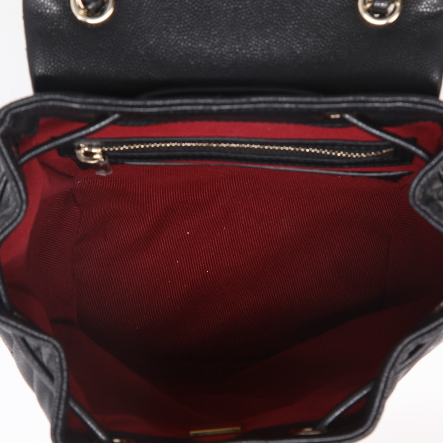 Sac à dos Chanel   en cuir grainé matelassé noir - Detail D3