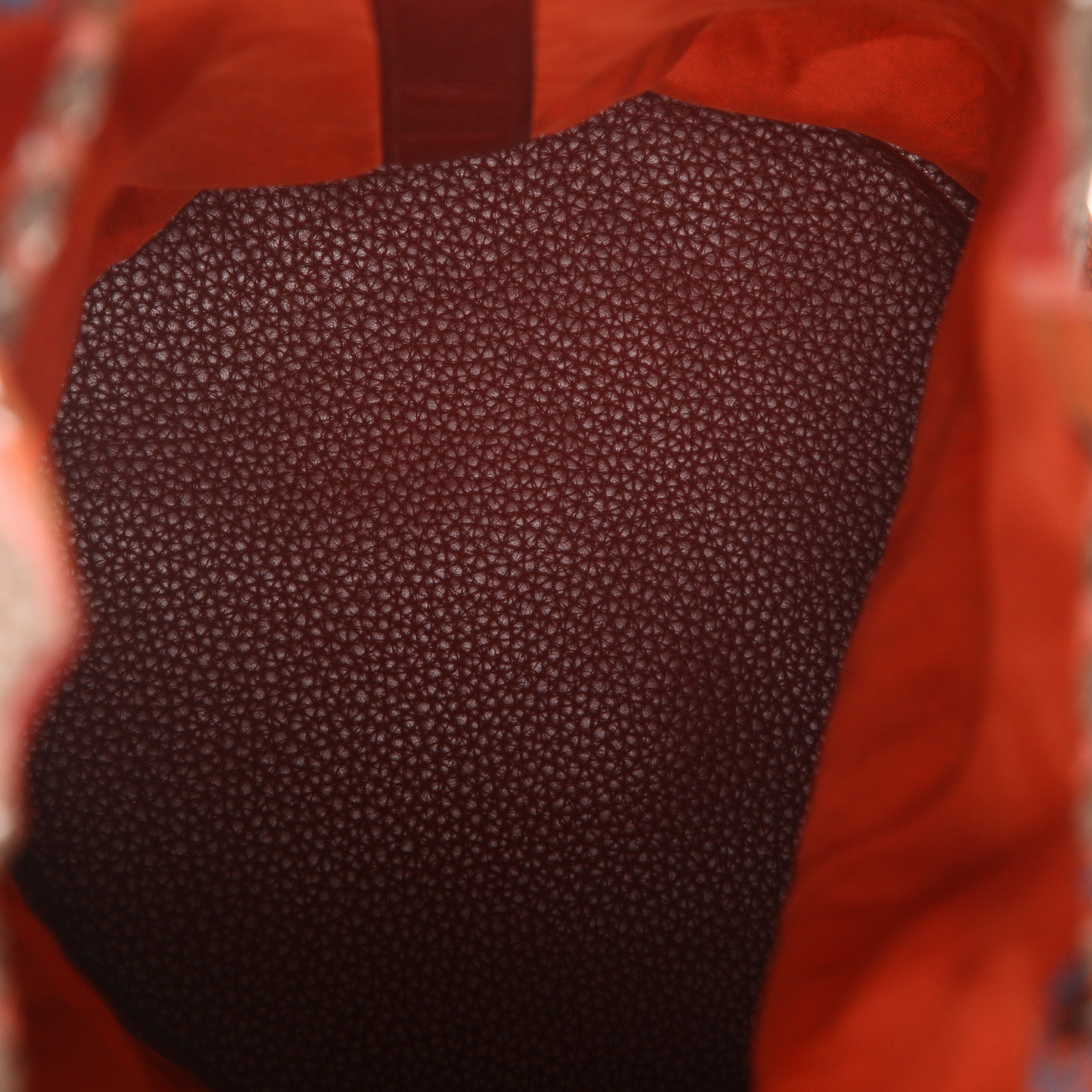 Sac porté épaule Hermès  Soie Cool en soie multicolore et cuir taurillon clémence rouge H - Detail D3