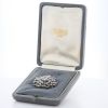 Broche "Monture Boucheron" vintage  en or blanc et diamants - Detail D2 thumbnail
