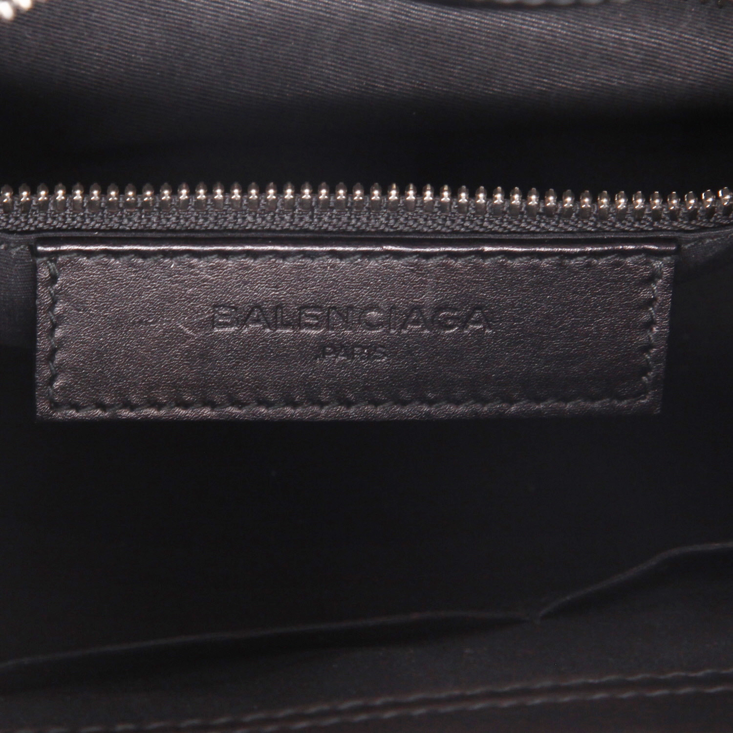 Bolso de mano Balenciaga   en cuero negro - Detail D2