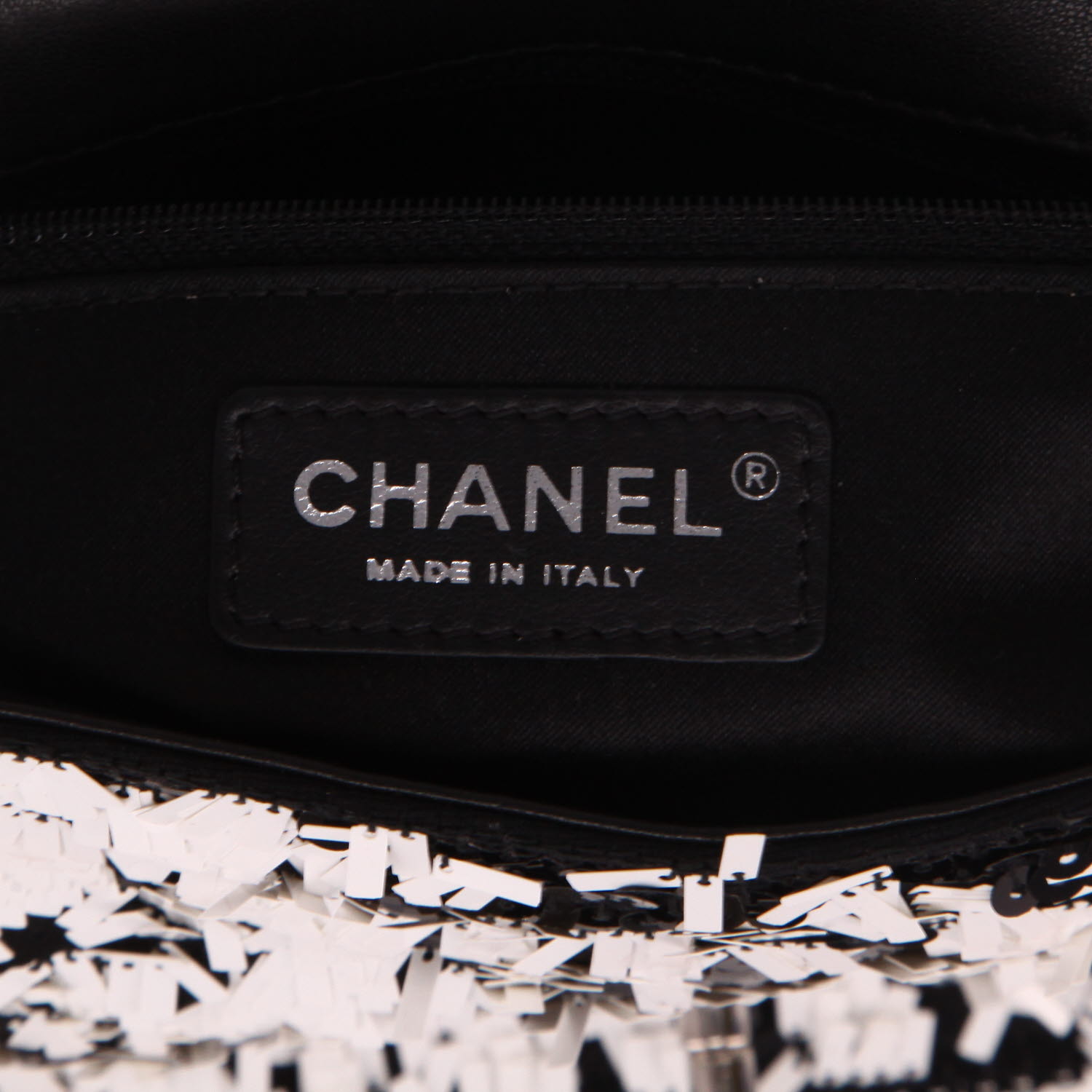 Borsa Chanel  Timeless Classic in paillettes nere e bianche - Detail D2