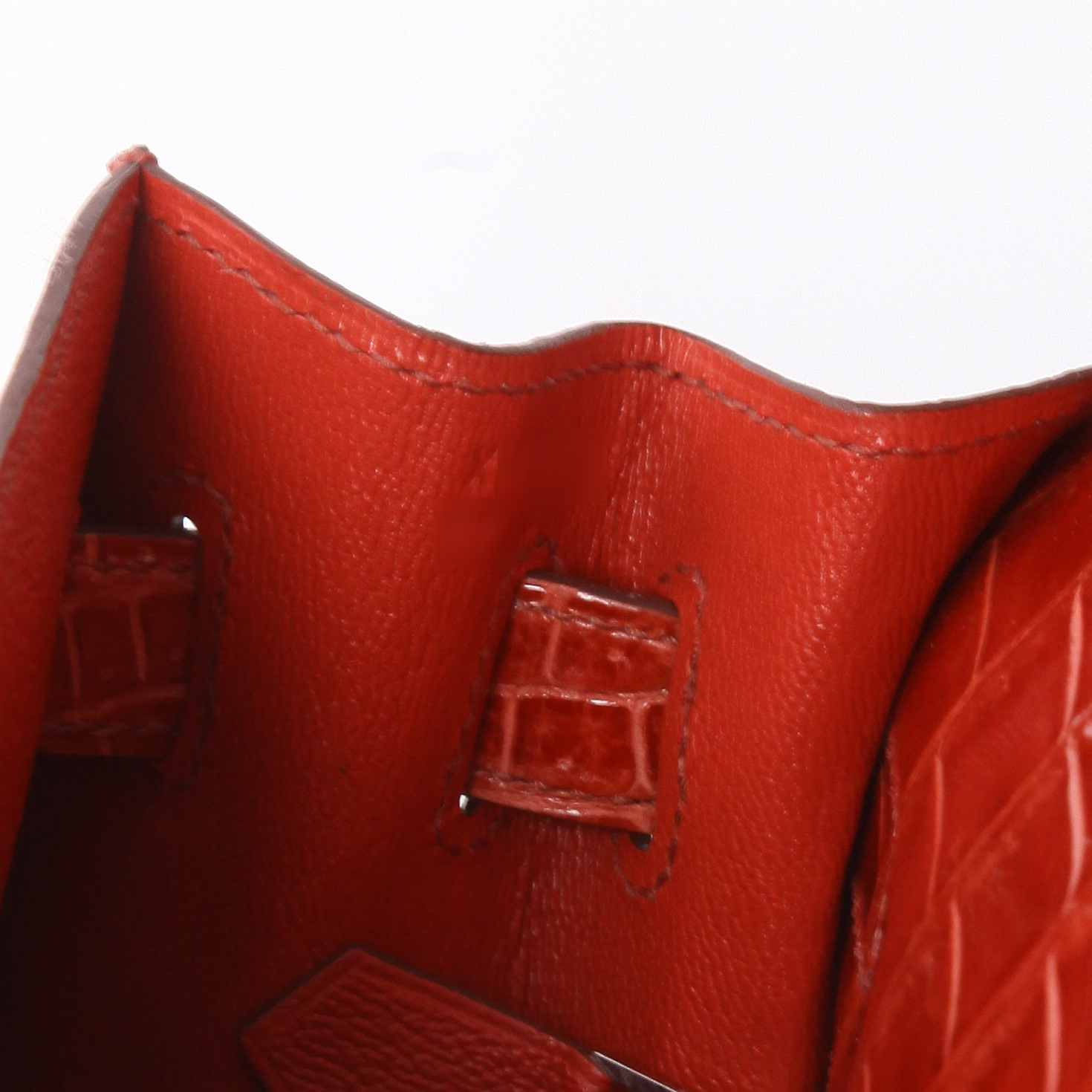 Hermès  Kelly 32 cm handbag  in sanguine porosus crocodile - Detail D4