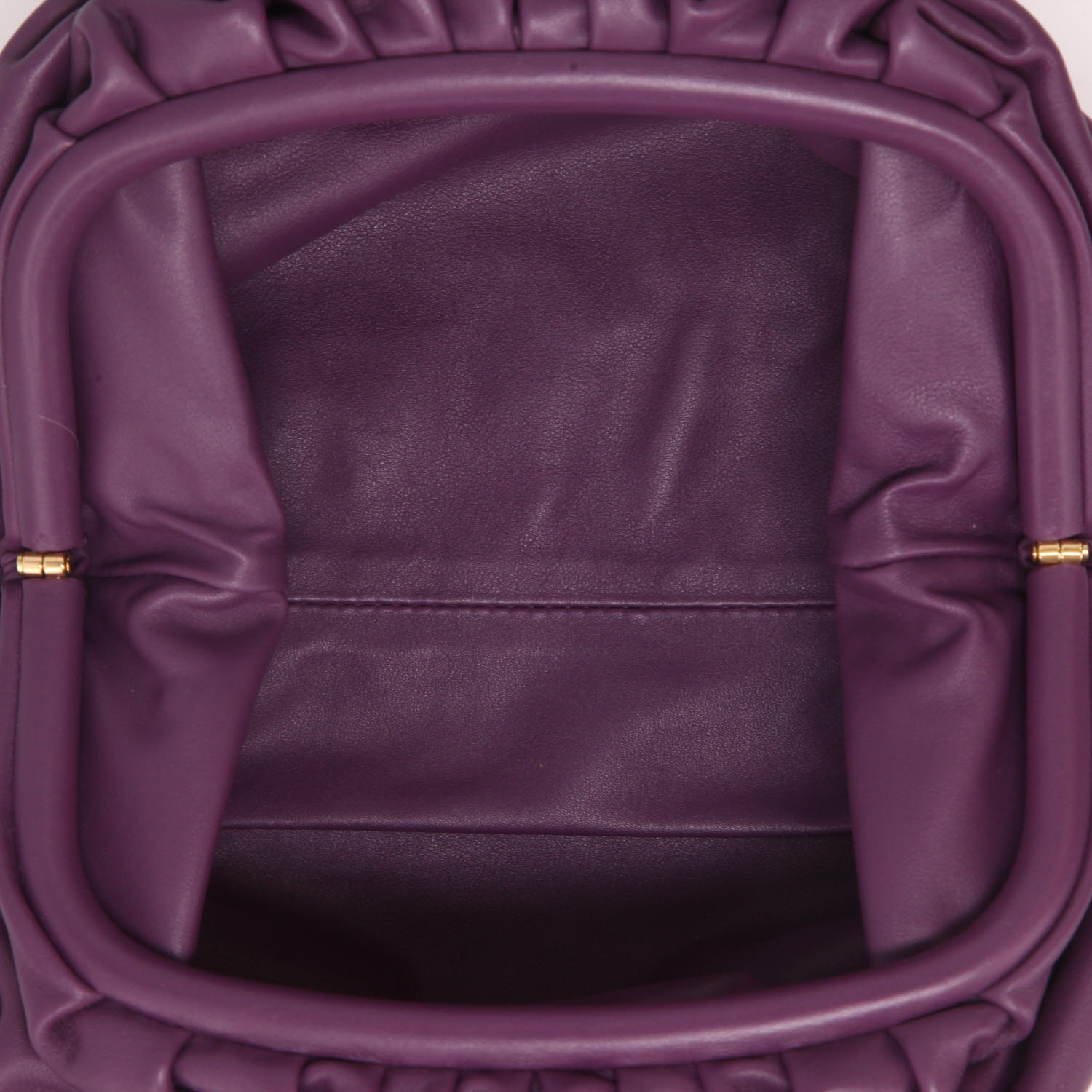 Bolso/bolsito Bottega Veneta  Pouch en cuero morado - Detail D3