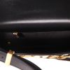 Bolso de mano Valentino Garavani   en cuero liso negro - Detail D3 thumbnail