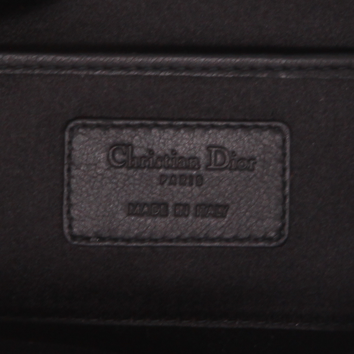 Pochette du soir Dior  Vintage en satin noir - Detail D2