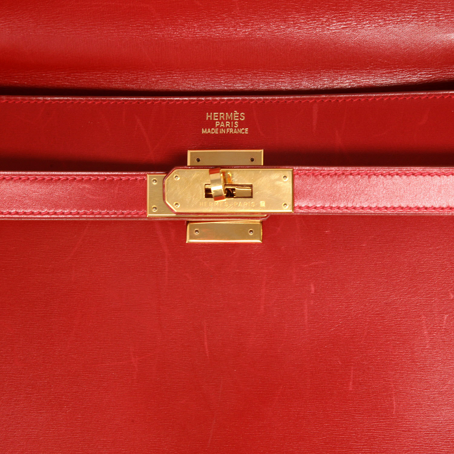 Hermès  Kelly 32 cm handbag  in red Vif box leather - Detail D2