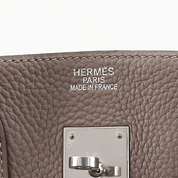 Bolso de mano Hermès  Birkin 35 cm en cuero togo gris tórtola - Detail D2