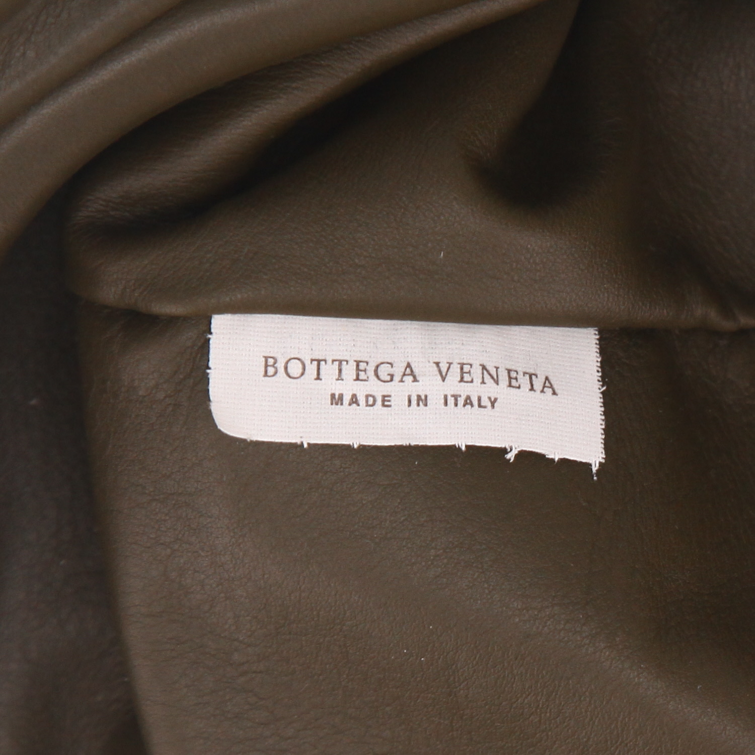 Bolso/bolsito Bottega Veneta  Pouch en cuero liso caqui - Detail D2