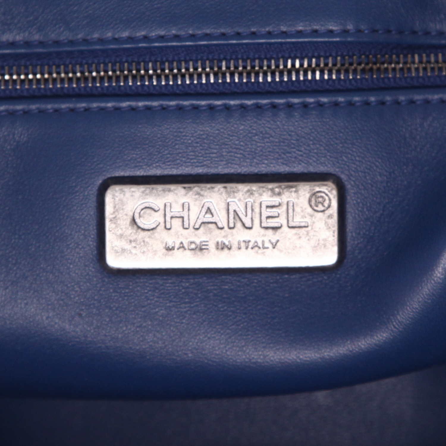 Bolso Cabás Chanel  Grand Shopping en piel de pitón azul y cuero azul - Detail D2