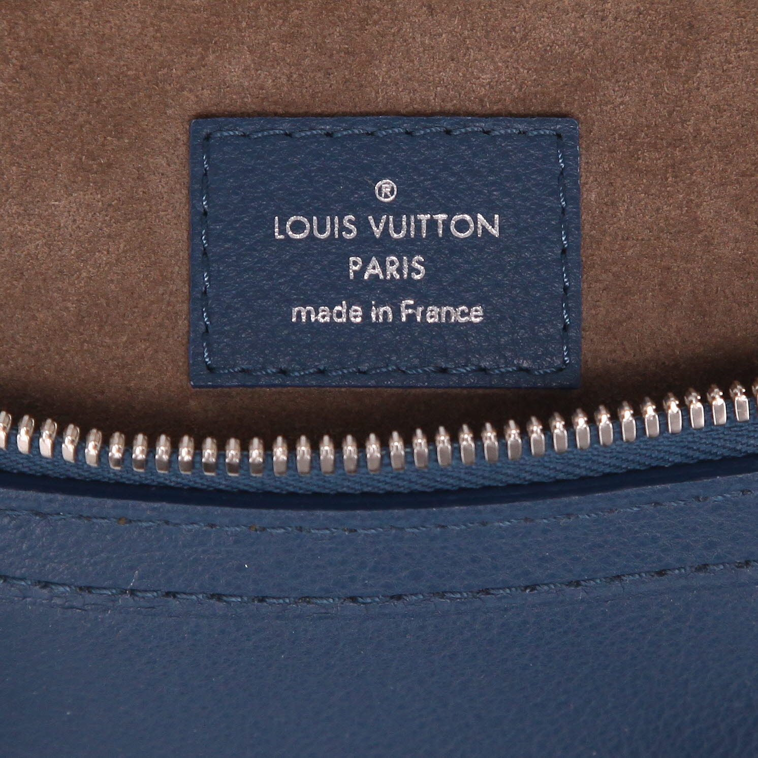 Louis Vuitton  Speedy Sofia Coppola bag worn on the shoulder or carried in the hand  in blue grained leather - Detail D2