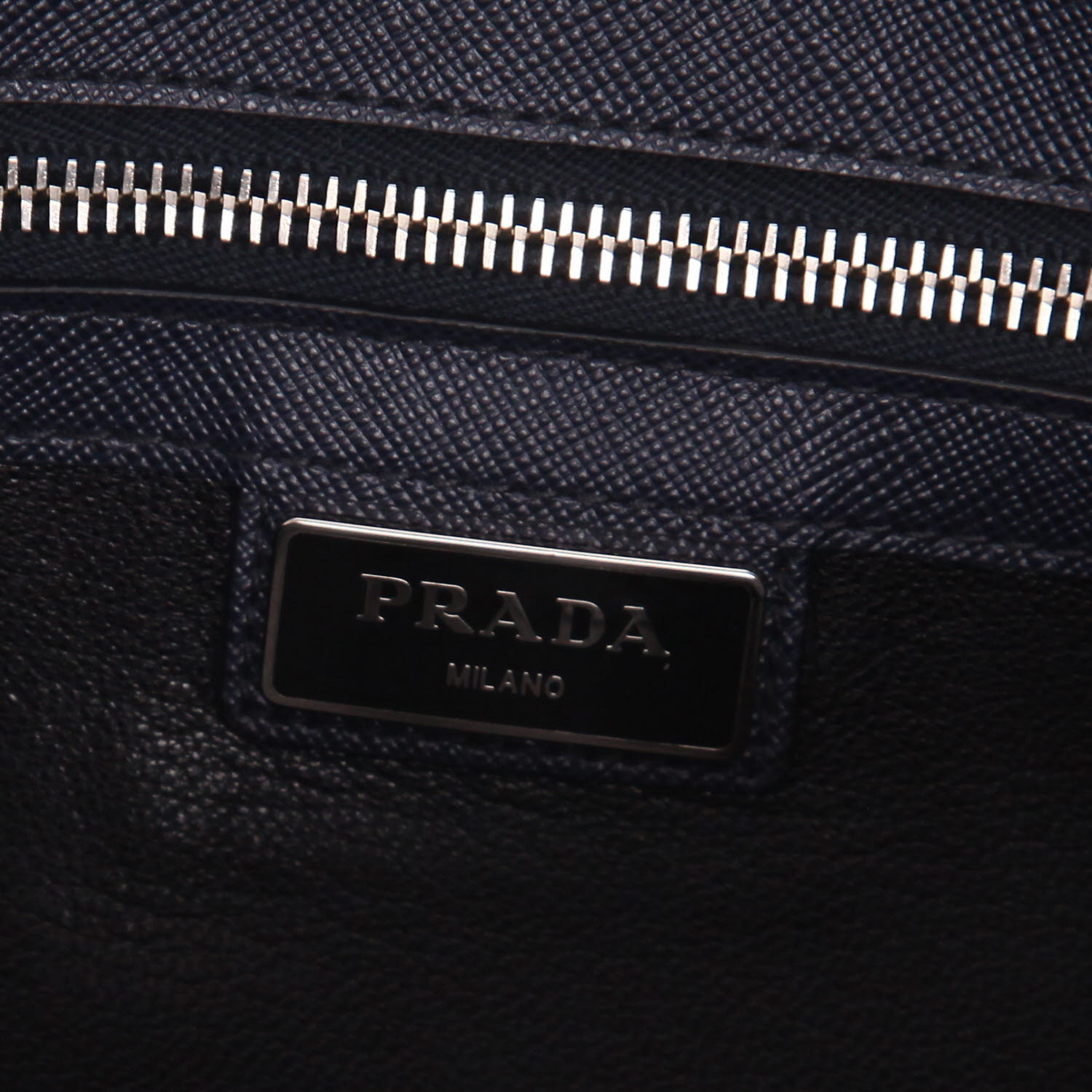Borsa portadocumenti Prada   in pelle saffiano blu marino - Detail D2