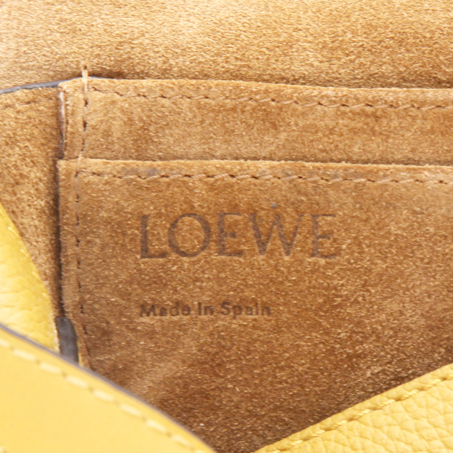 Loewe  Gate mini  shoulder bag  in yellow grained leather - Detail D2