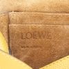 Borsa a tracolla Loewe  Gate mini  in pelle martellata gialla - Detail D2 thumbnail