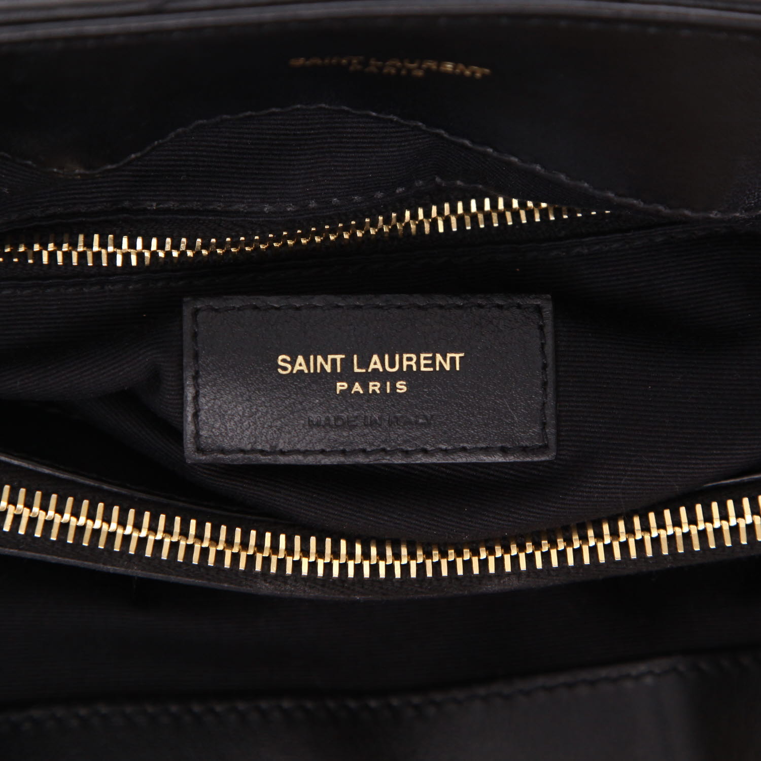 Saint Laurent  Loulou medium model  shoulder bag  in black chevron quilted leather - Detail D2