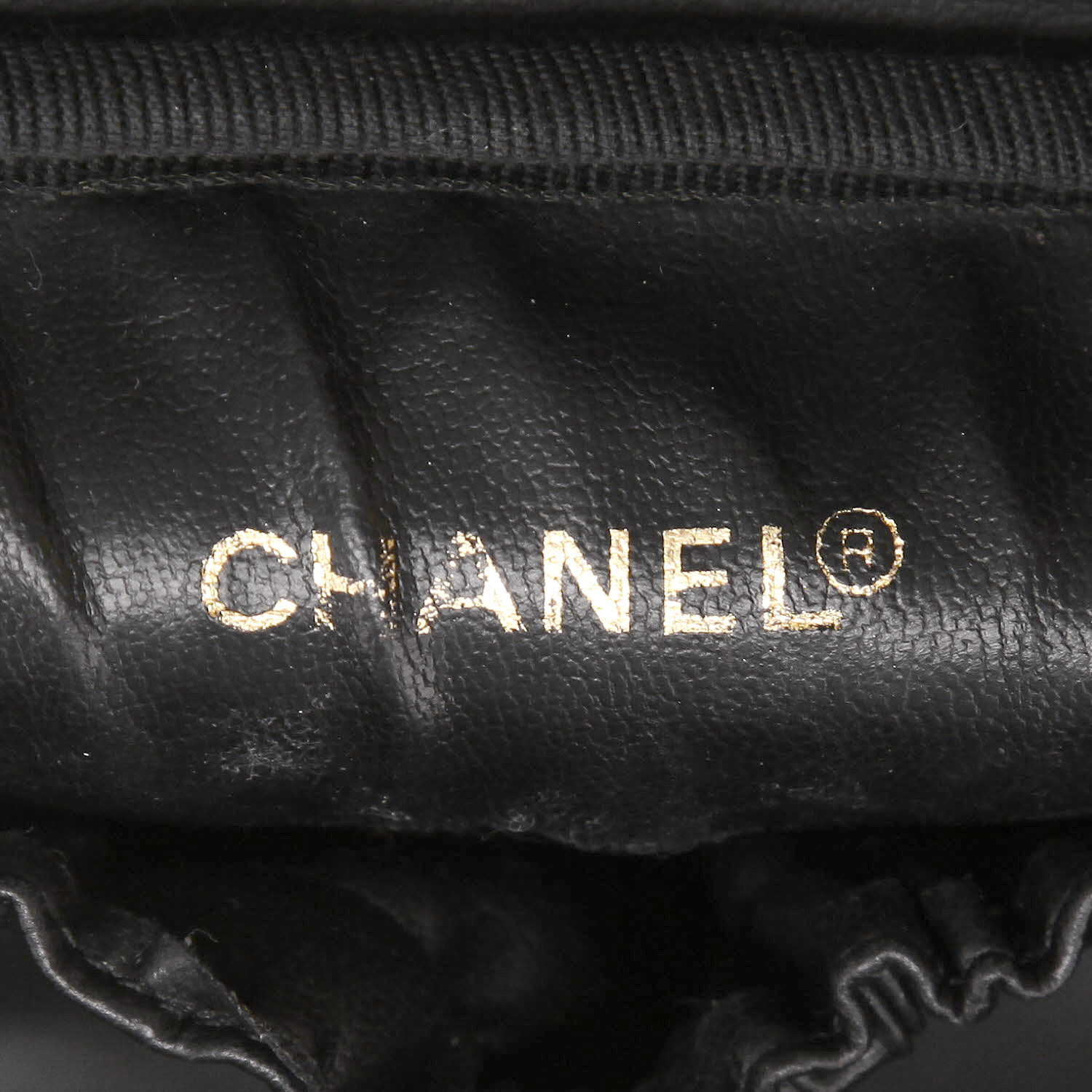 Chanel   vanity case  in black leather - Detail D2