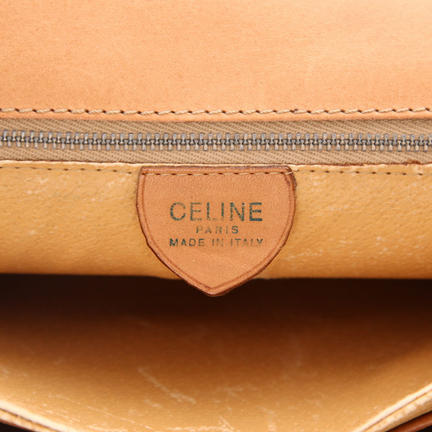 Celine  Vintage shoulder bag  in brown monogram canvas  and natural leather - Detail D2