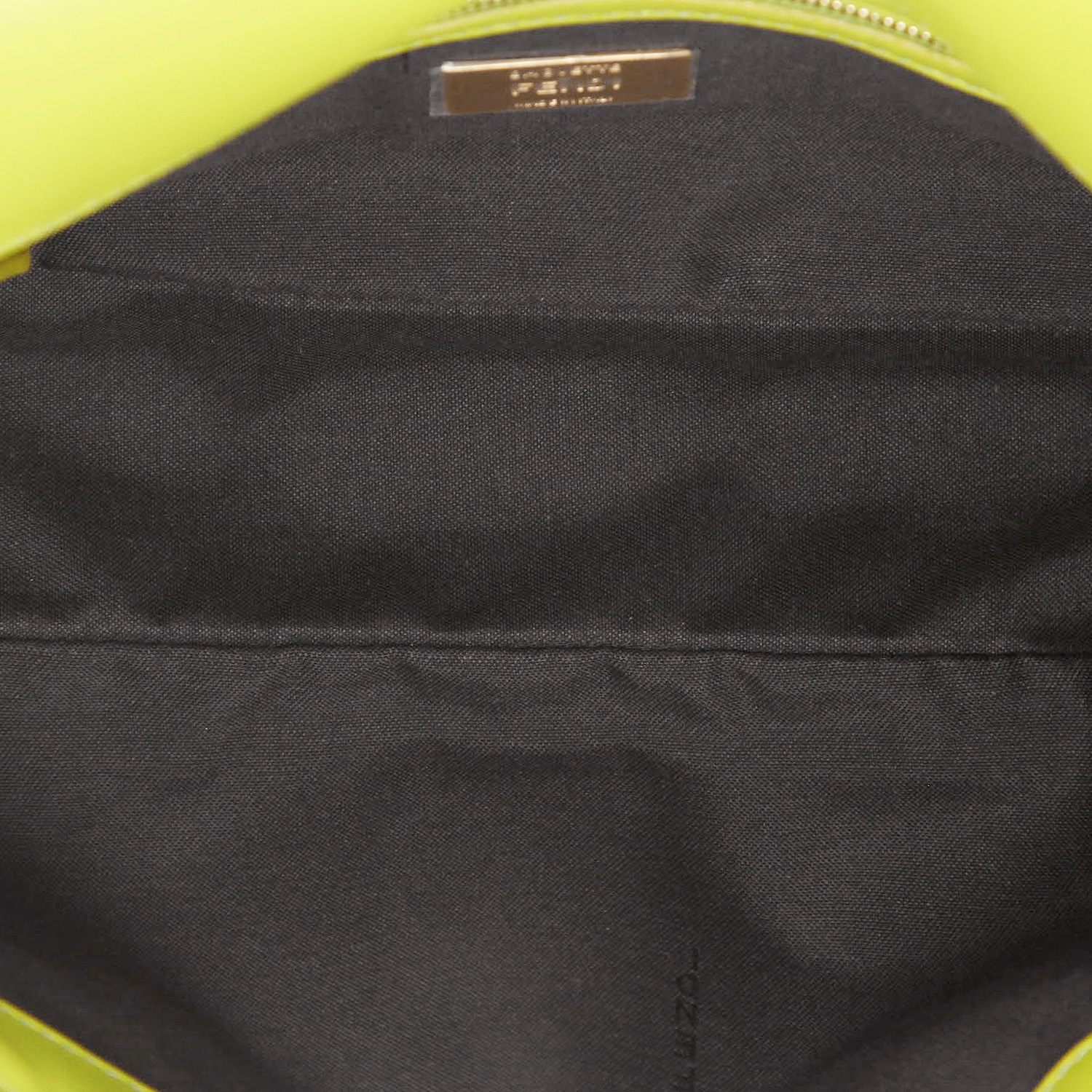 Sac à main Fendi  Baguette en cuir monogram vert-anis - Detail D3