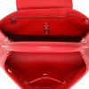 Borsa Louis Vuitton  Capucines MM in pelle martellata rossa - Detail D3 thumbnail