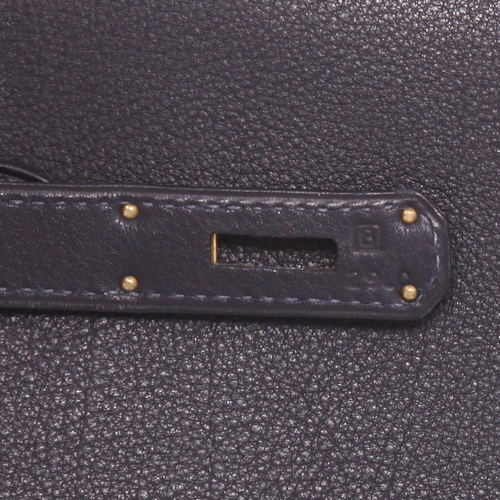 Borsa Hermès  Kelly 35 cm in pelle martellata blu marino - Detail D4