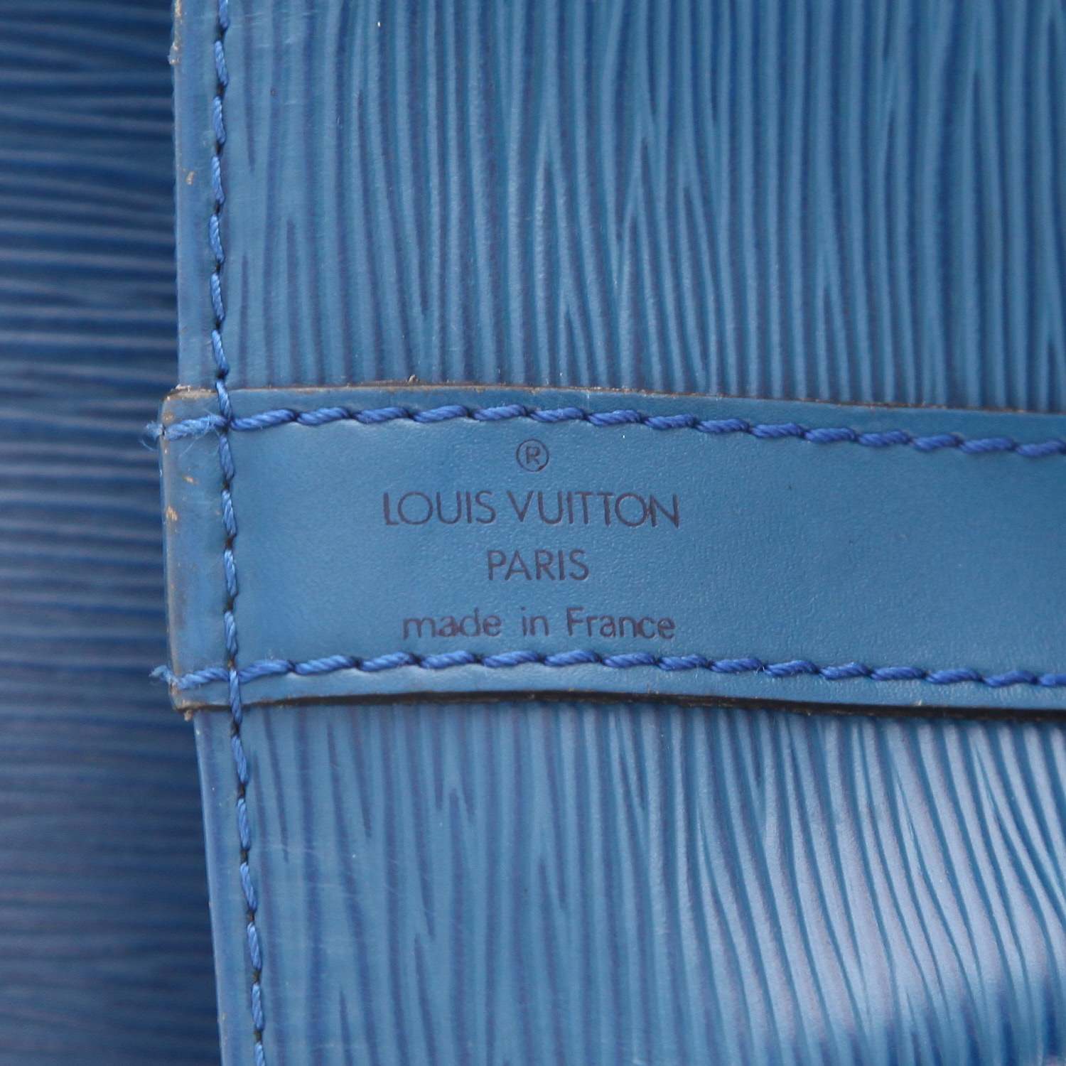 Louis Vuitton  Noé shopping bag  in blue epi leather - Detail D2