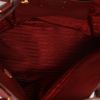 Prada   handbag  in burgundy grained leather - Detail D3 thumbnail