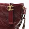 Bolso de mano Chanel  Gabrielle  modelo mediano  en cuero acolchado color burdeos - Detail D1 thumbnail