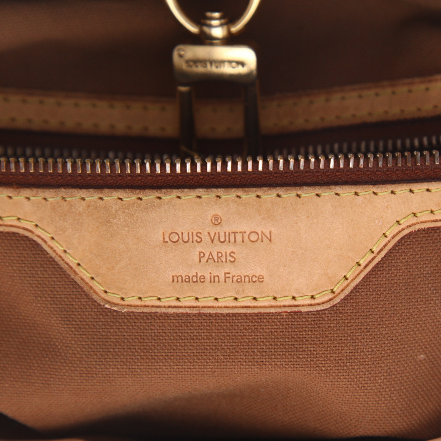 Louis Vuitton  Batignolles shopping bag  in brown monogram canvas  and natural leather - Detail D2