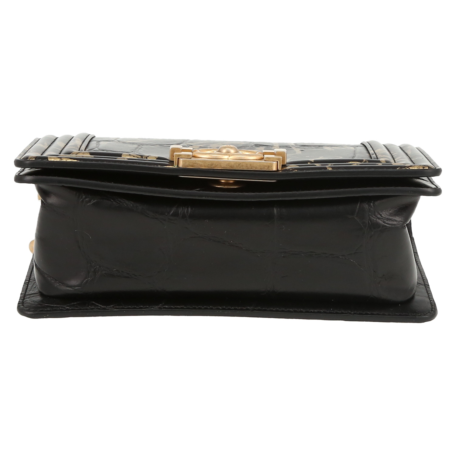 Chanel  Boy small model  shoulder bag  in black and gold quilted leather - Detail D1