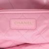 Sac cabas Chanel  22 petit modèle  en cuir rose - Detail D2 thumbnail