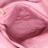 Chanel  22 small model  shopping bag  in pink leather - Detail D3 thumbnail