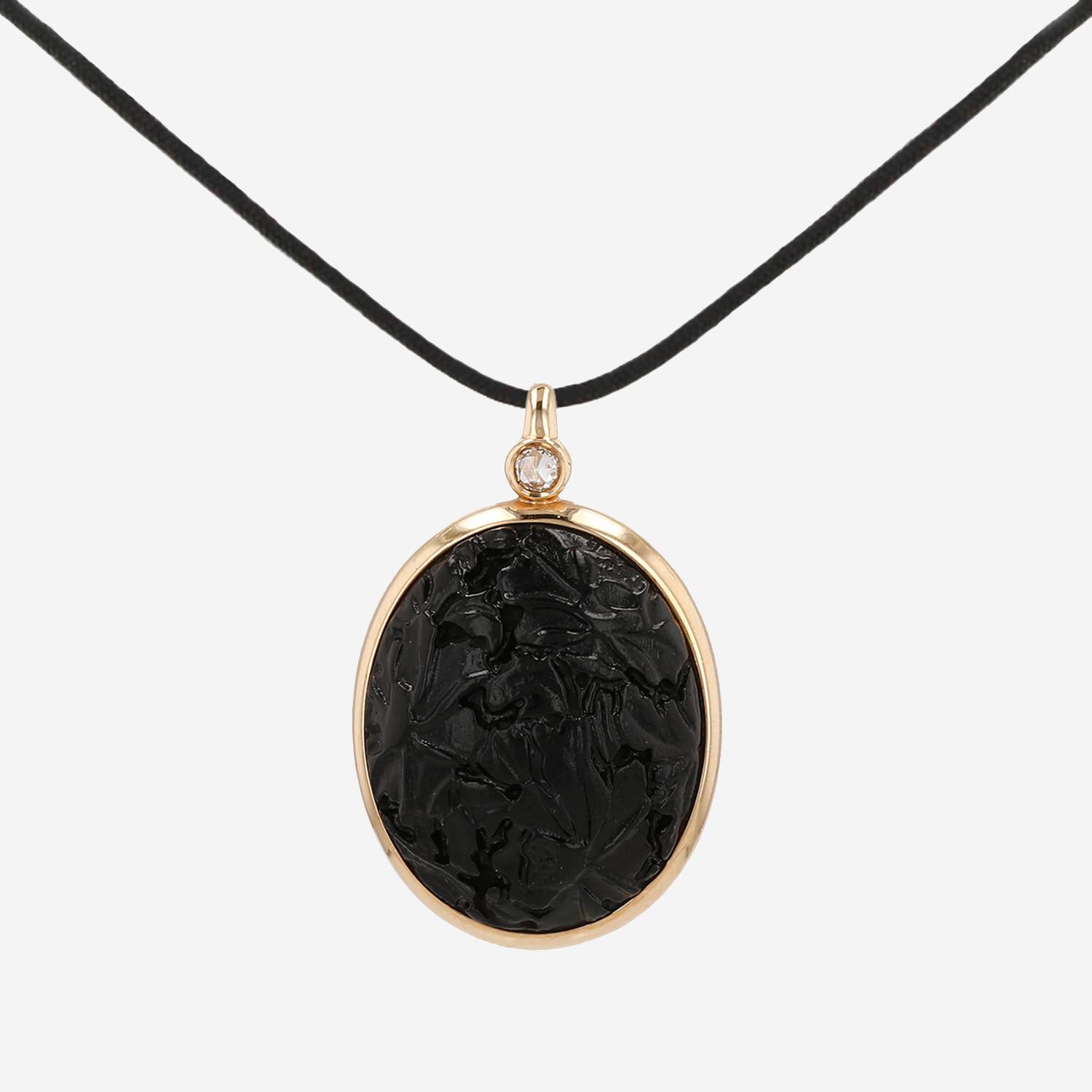 Pomellato Victoria pendant in pink gold, jet and diamond