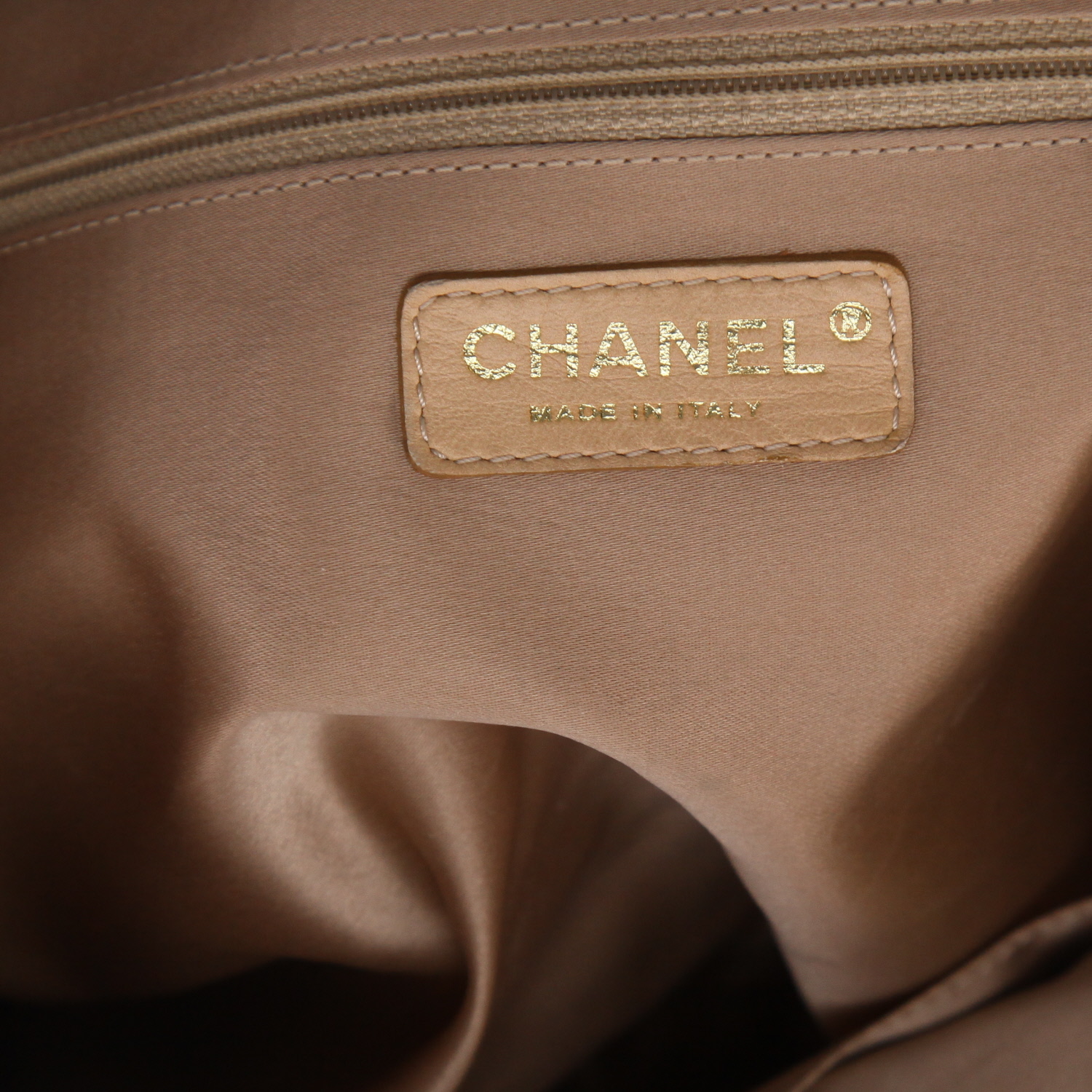 Chanel  Bubble handbag  in brown quilted leather - Detail D2