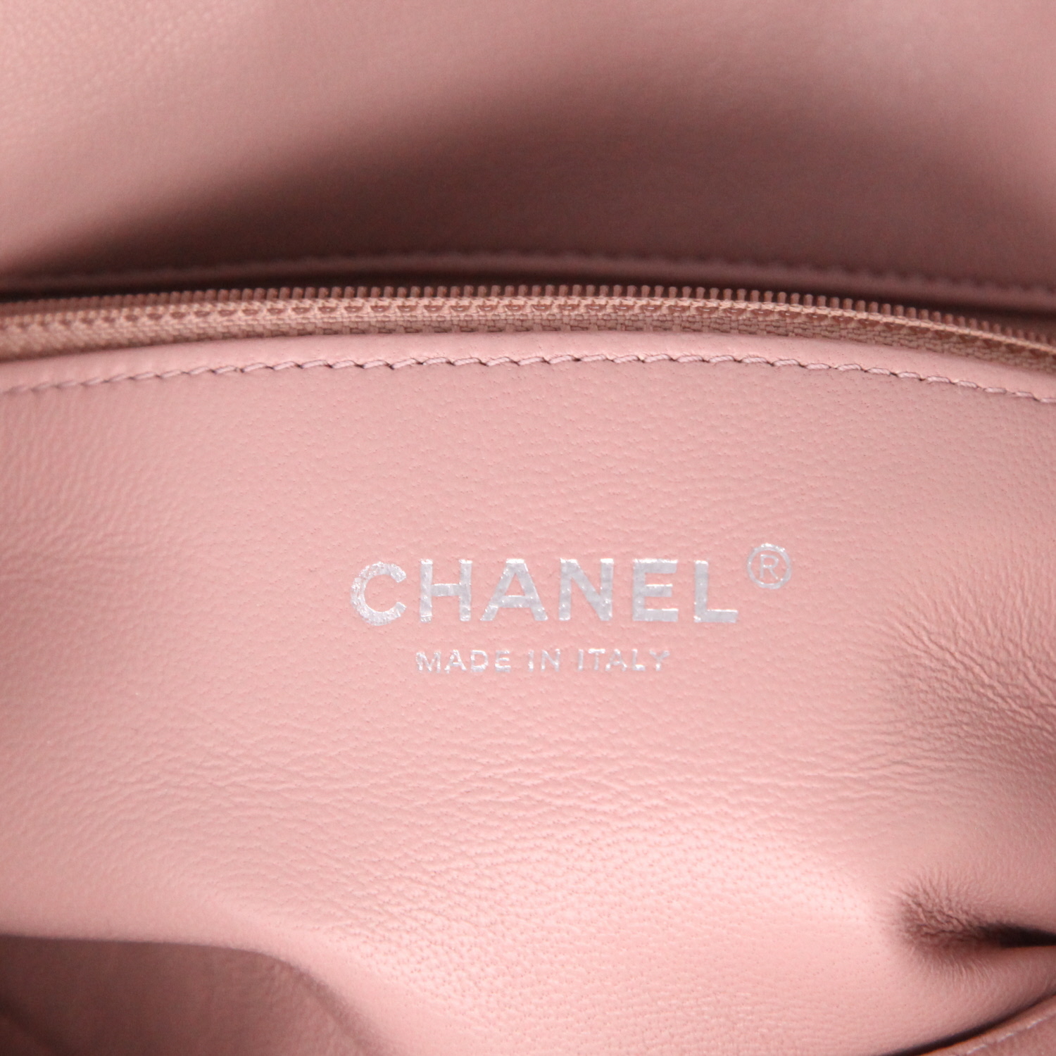 Sac bandoulière Chanel  Timeless Petit en toile rose orange et bleue et sequin transparent - Detail D2