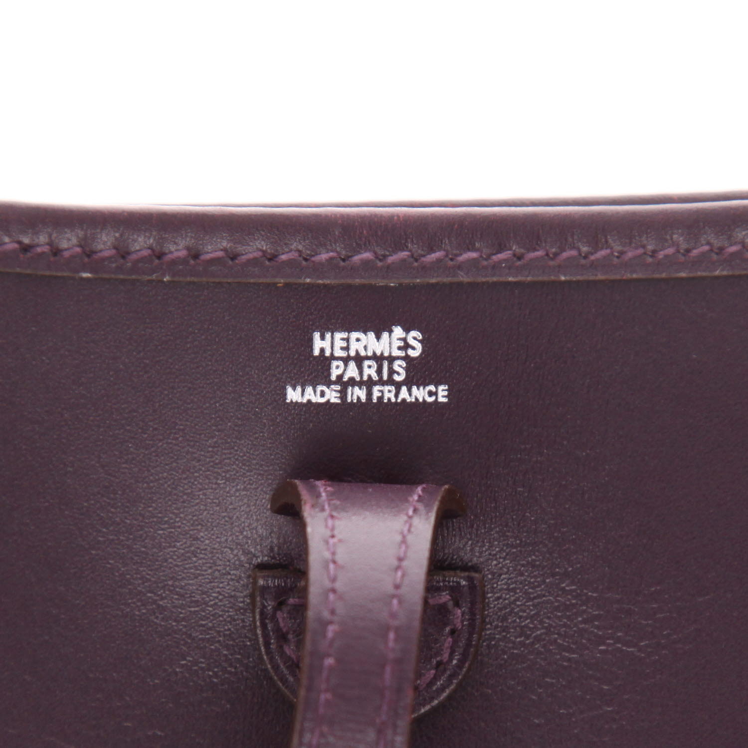 Hermès  Mini Evelyne shoulder bag  in purple Raisin box leather - Detail D2
