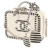 Bolso bandolera Chanel  Filigree Vanity Case en cuero granulado acolchado blanco - 00pp thumbnail