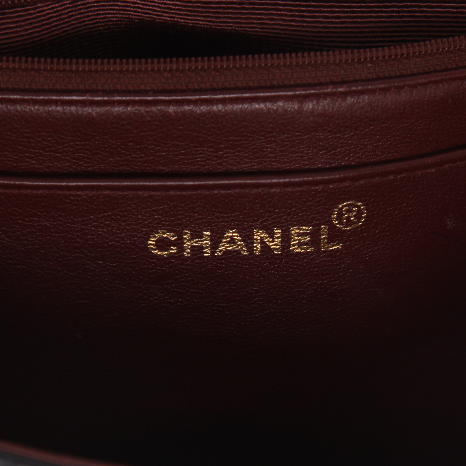 Chanel  Timeless Jumbo handbag  in black quilted leather - Detail D2