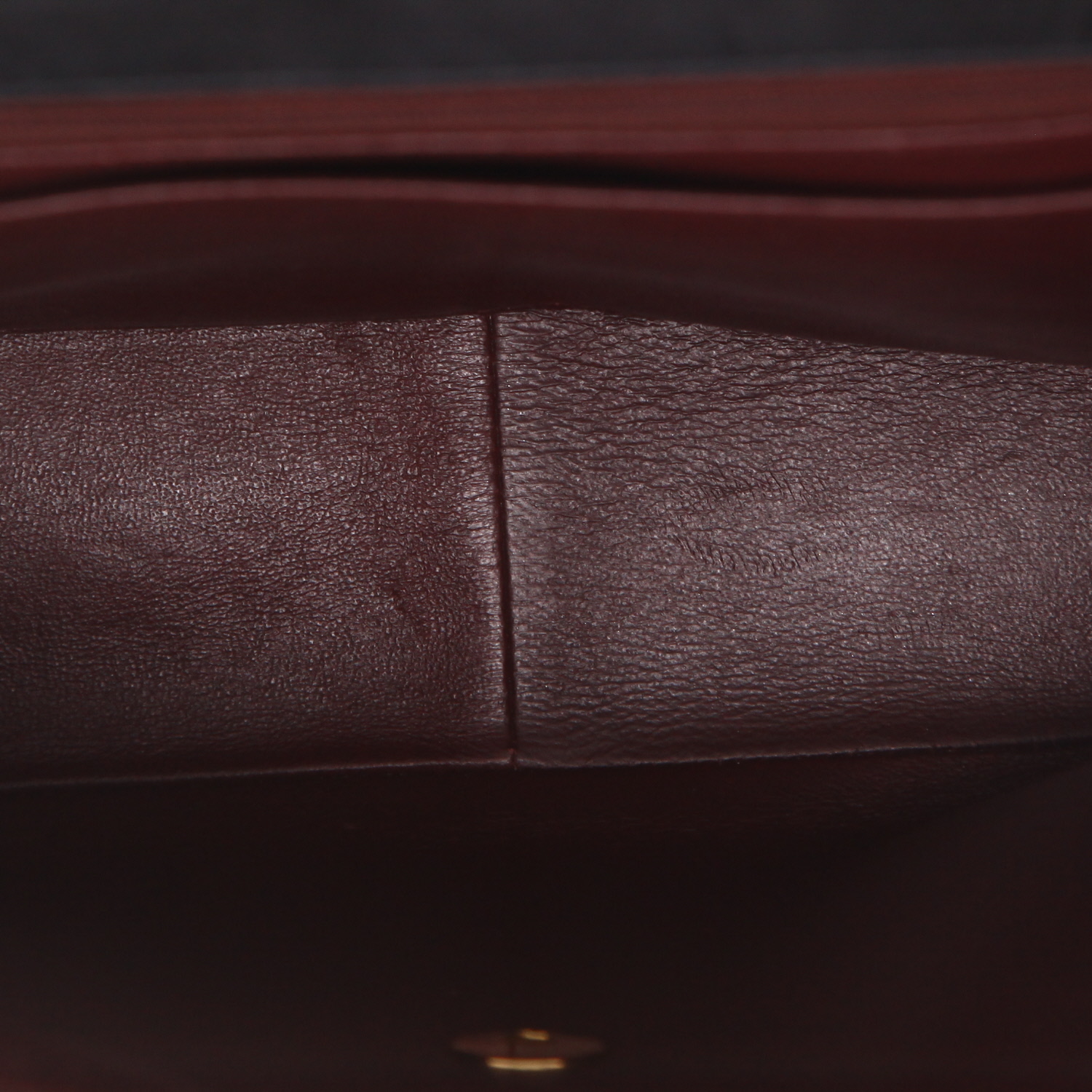 Bolso de mano Chanel  Timeless Jumbo en cuero acolchado negro - Detail D3