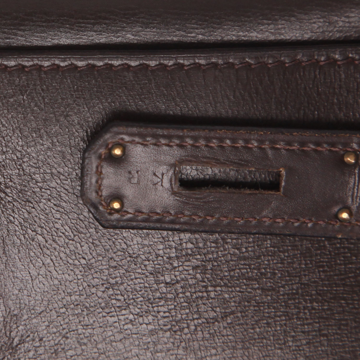 Sac à main Hermès  Kelly 35 cm en cuir box marron - Detail D4