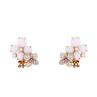 Paire de boucles d'oreilles Chaumet Hortensia en or rose, opale, diamants et saphirs roses