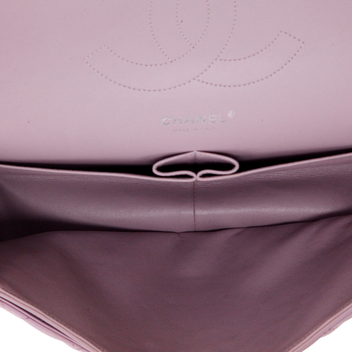 Sac à main Chanel  Timeless Jumbo en cuir matelassé parme - Detail D3