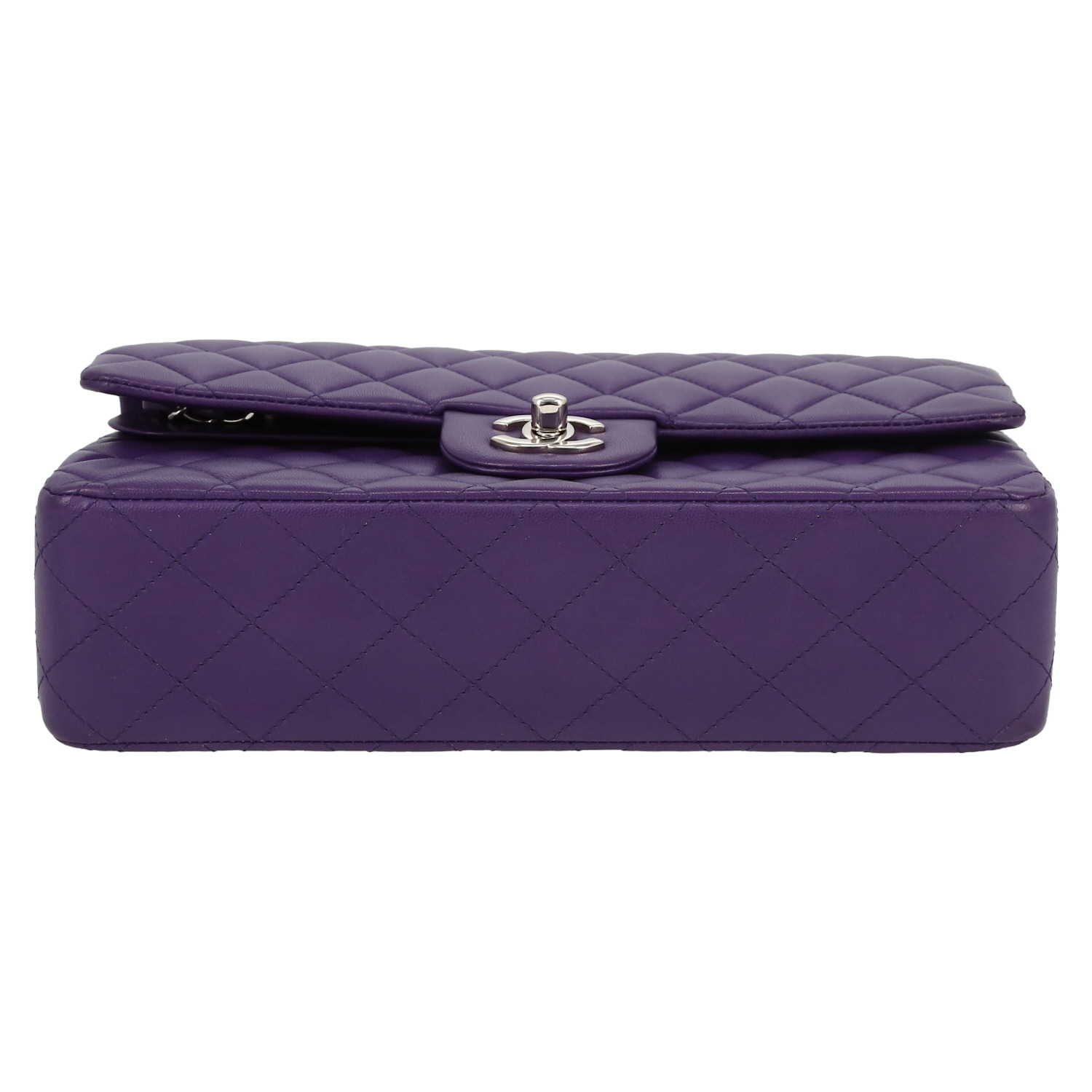 Bolso de mano Chanel  Timeless Classic en cuero acolchado violeta - Detail D1