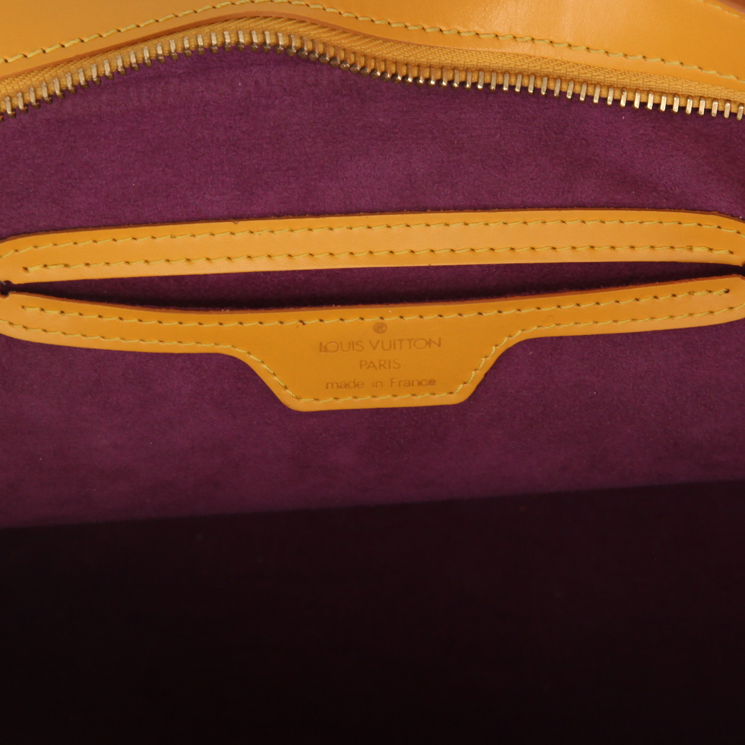 Sac à main Louis Vuitton  Saint Jacques en cuir épi jaune - Detail D2