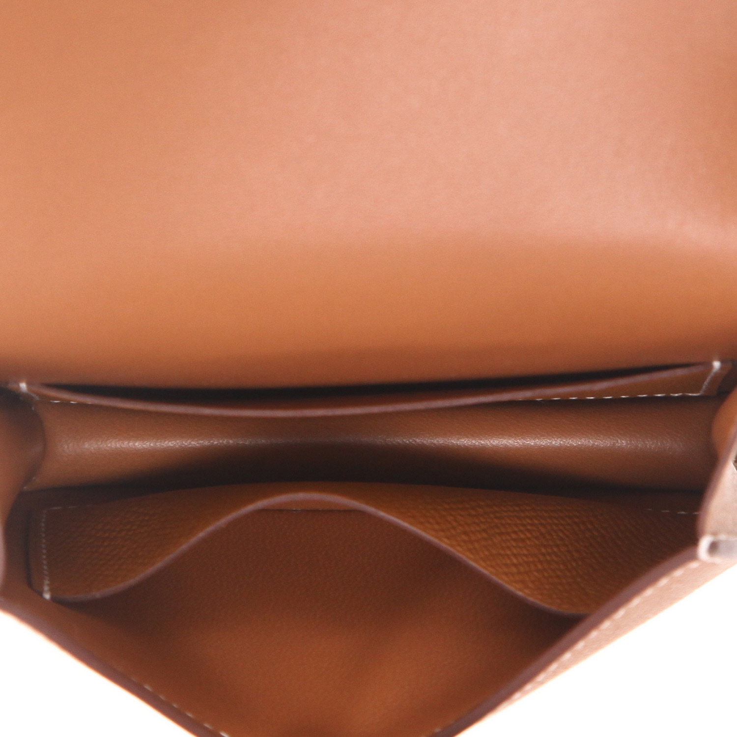 Monedero Hermès  Constance Slim en cuero epsom color oro - Detail D3