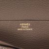 Hermès  Bearn wallet  in etoupe leather - Detail D2 thumbnail